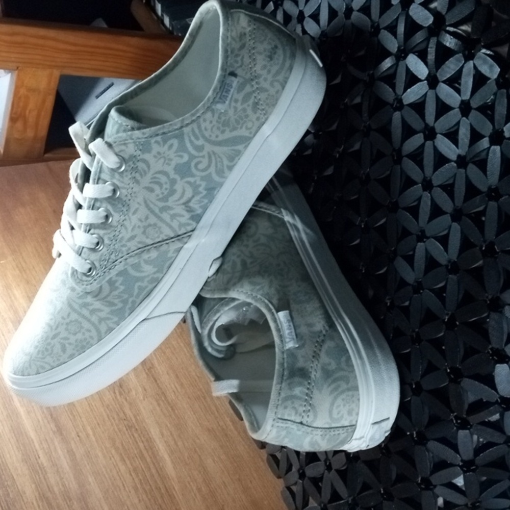 Vans Women's Patterned Sneakers - Picture 7 of 7